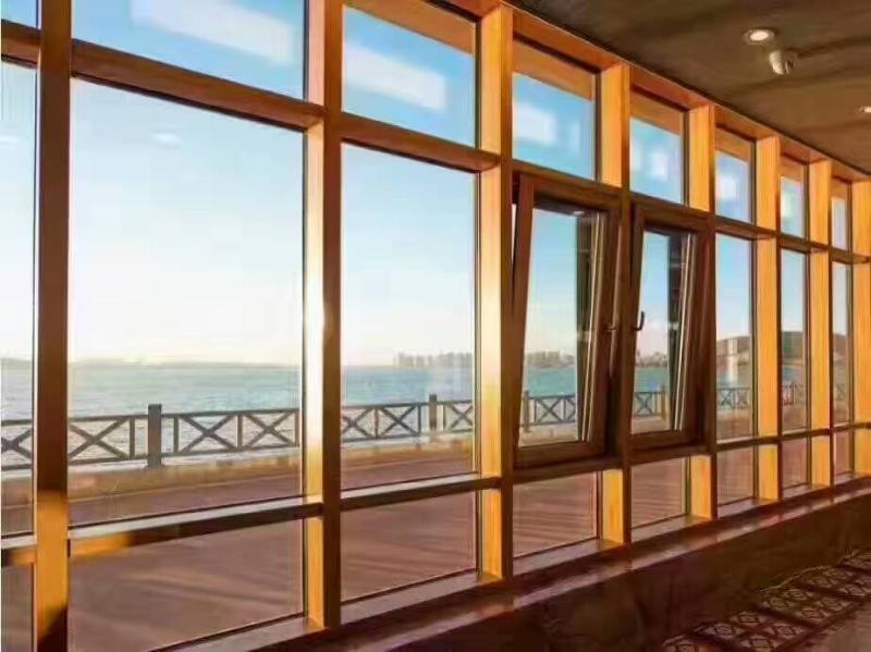 斷橋鋁和鋁包木窗到底哪個(gè)好？沈陽斷橋鋁門窗廠家良心話：挑好不挑貴！