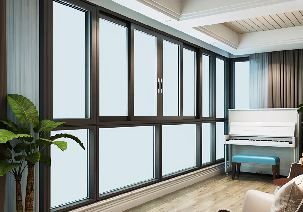 沈陽封陽臺斷橋鋁選窗攻略：選斷橋鋁系統門窗注意好這五點，你家陽臺實用又美觀！